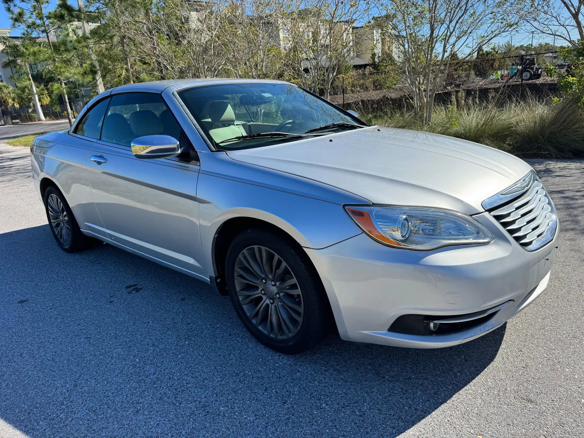 Used 2011 Chrysler 200 Limited image 10