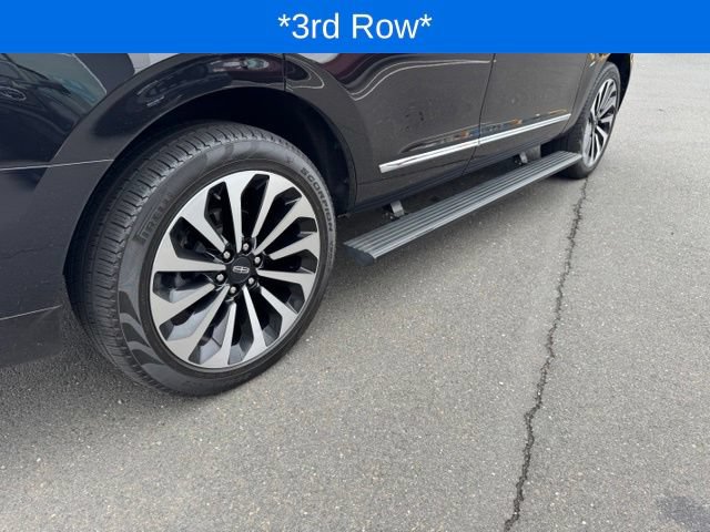 Certified 2023 Lincoln Navigator Reserve AWD/4WD image 12