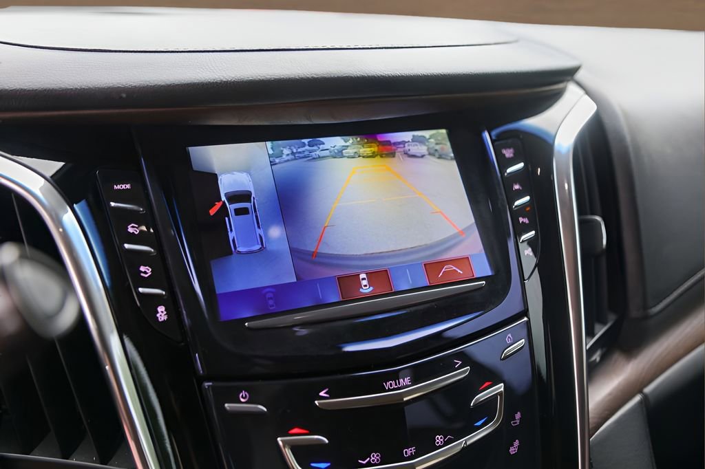 Used 2018 Cadillac Escalade ESV Premium Luxury AWD/4WD image 18