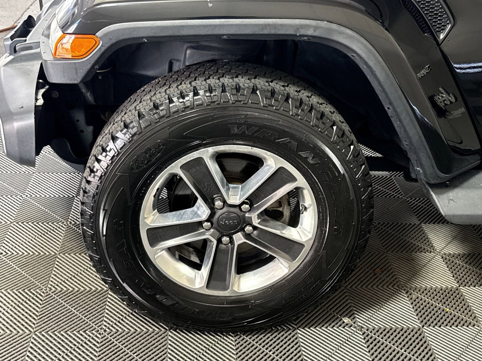Used 2020 Jeep Wrangler Unlimited Sahara AWD/4WD image 12