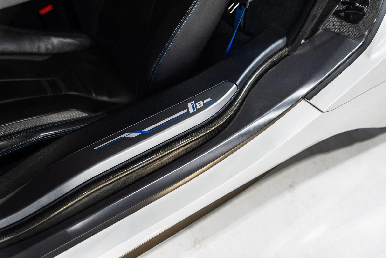 Used 2019 BMW i8 Roadster AWD/4WD image 16