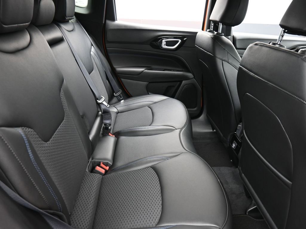 New 2026 Jeep Compass Latitude image 16