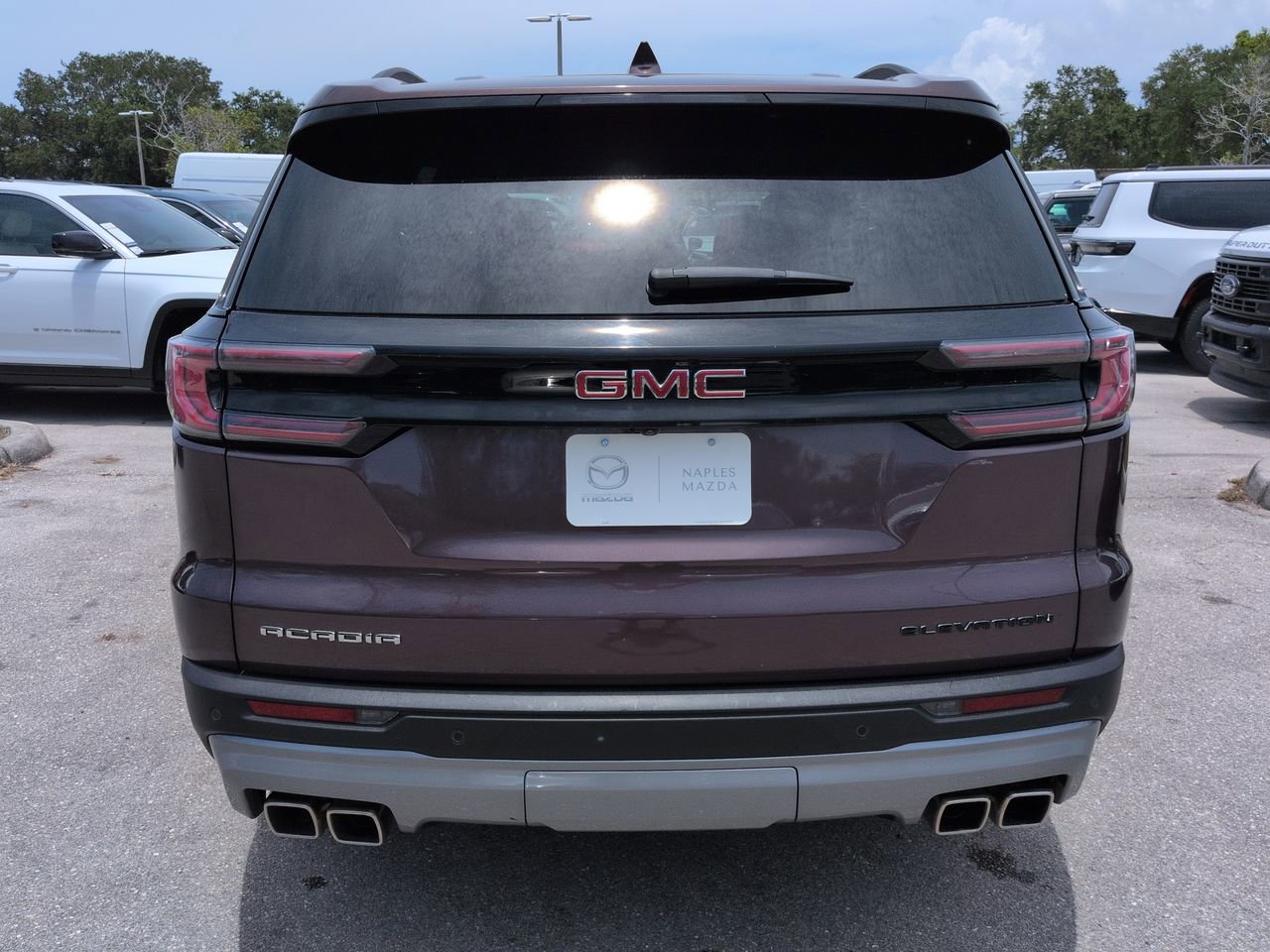 Used 2025 GMC Acadia Elevation FWD image 6