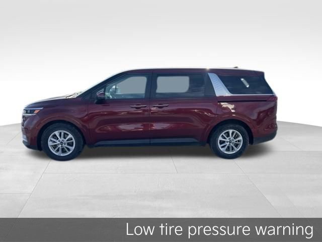 Certified 2024 Kia Carnival LX image 5