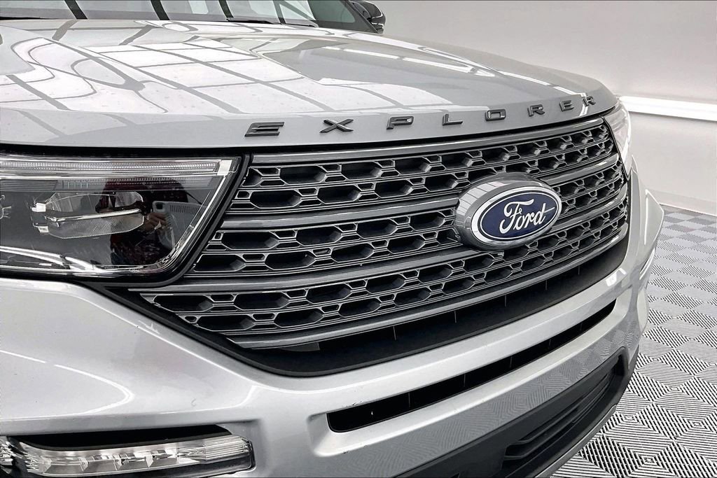 Certified 2023 Ford Explorer XLT w/ Equipment Group 202A AWD/4WD image 29
