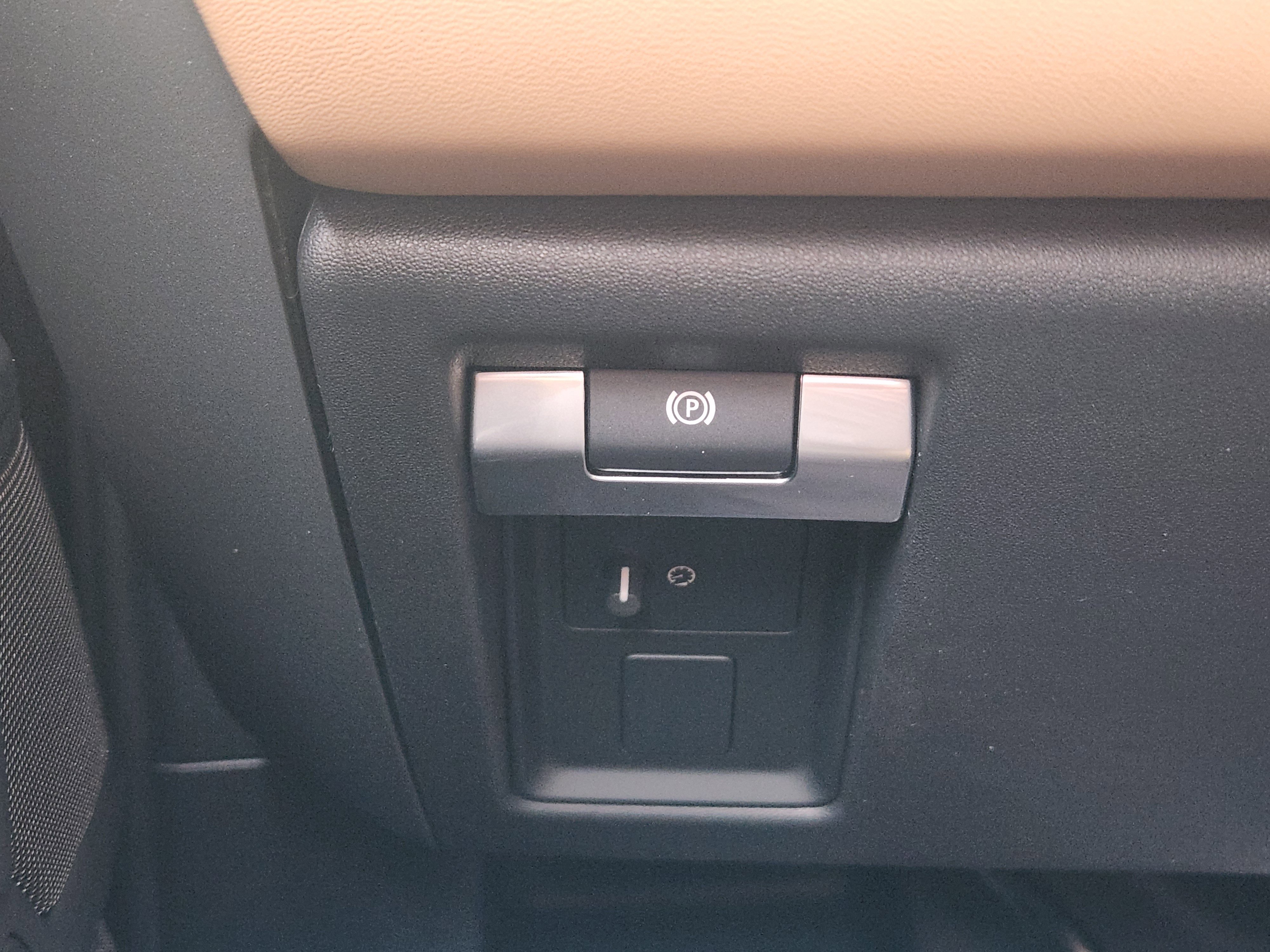 New 2026 Land Rover Defender 110 X-Dynamic SE image 23