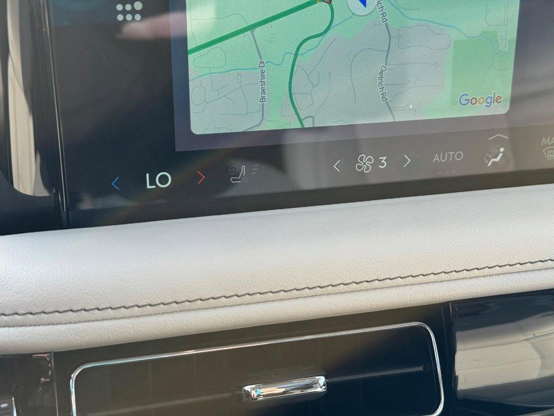 Certified 2025 Lincoln Aviator Reserve w/ Equipment Group 201A image 23