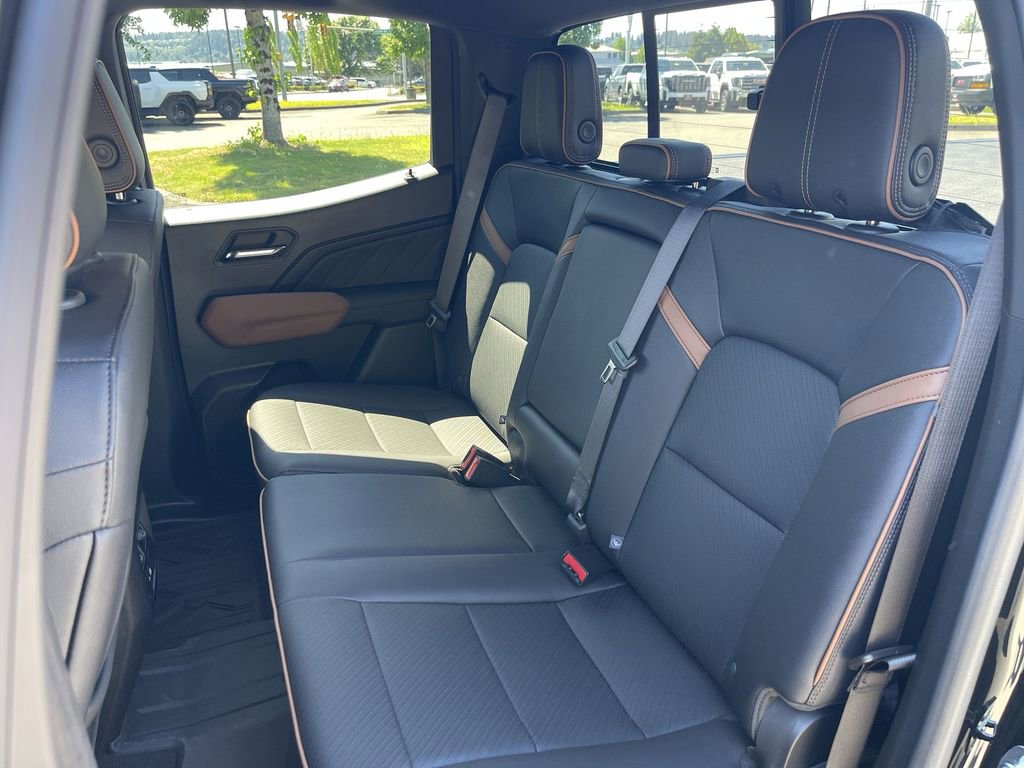 Used 2023 GMC Canyon AT4 w/ AT4 Premium Package AWD/4WD image 24