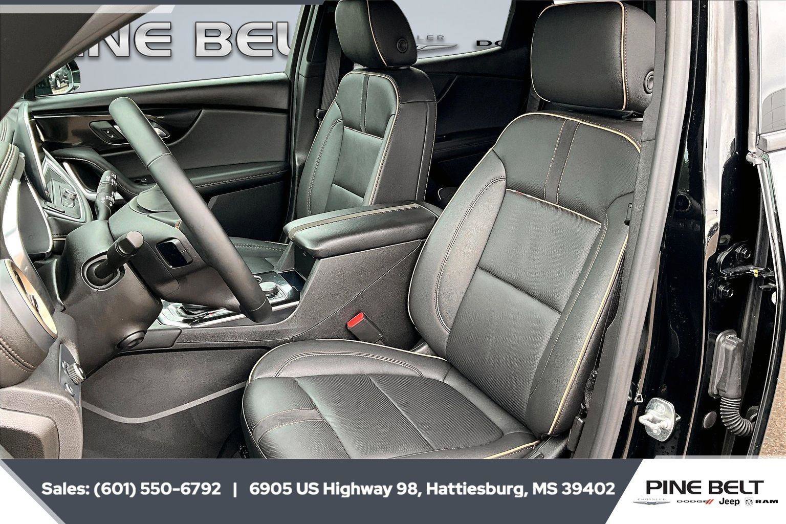 Used 2025 Chevrolet Blazer Premier w/ Enhanced Convenience Package AWD/4WD image 18