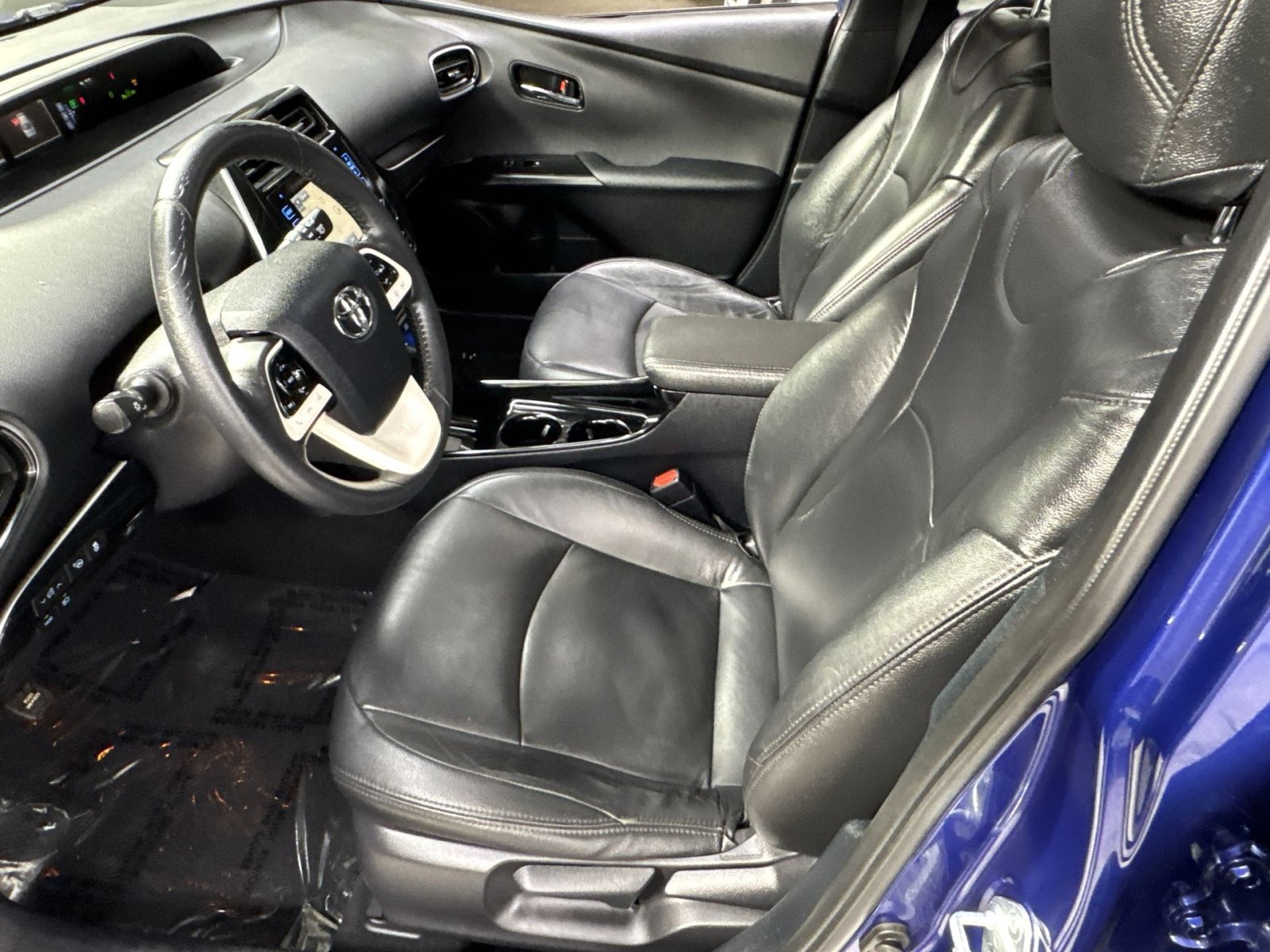 Used 2017 Toyota Prius Three w/ Advanced Technology Package FWD image 7