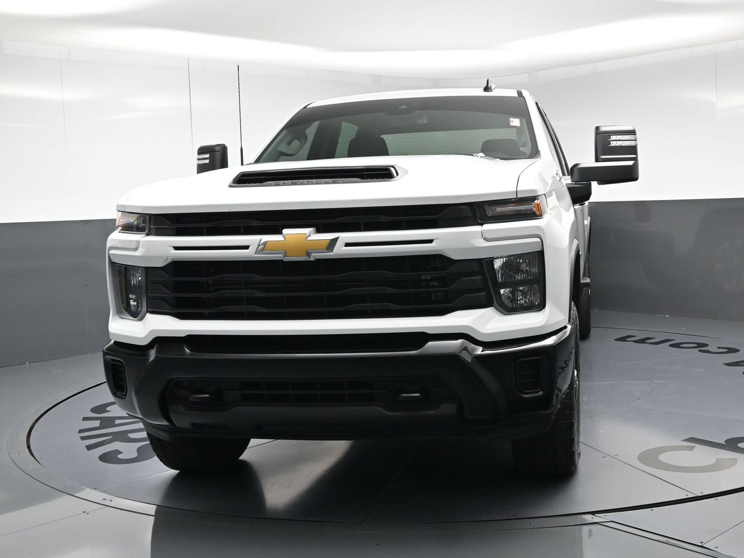 Used 2024 Chevrolet Silverado 2500 Custom w/ Custom Value Package AWD/4WD image 5