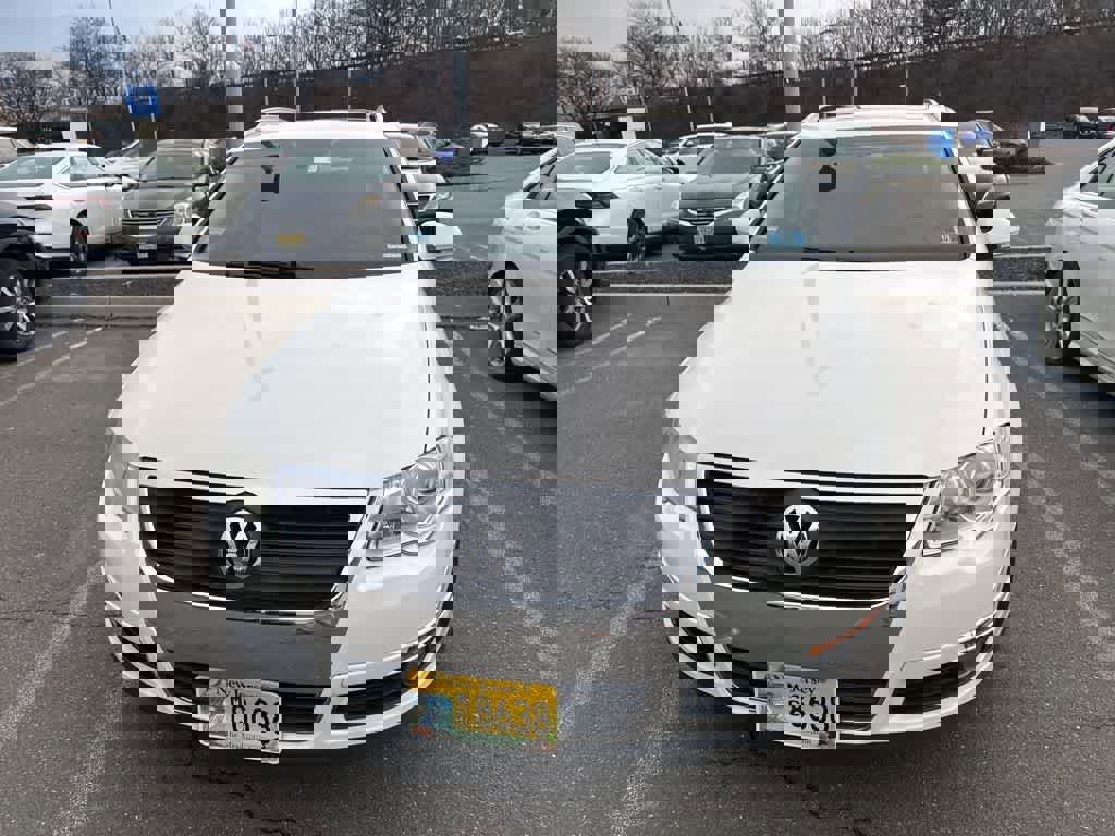 Used 2010 Volkswagen Passat Komfort image 5