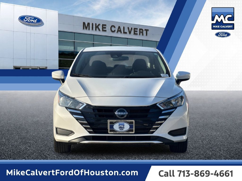 Used 2024 Nissan Versa SV FWD image 8