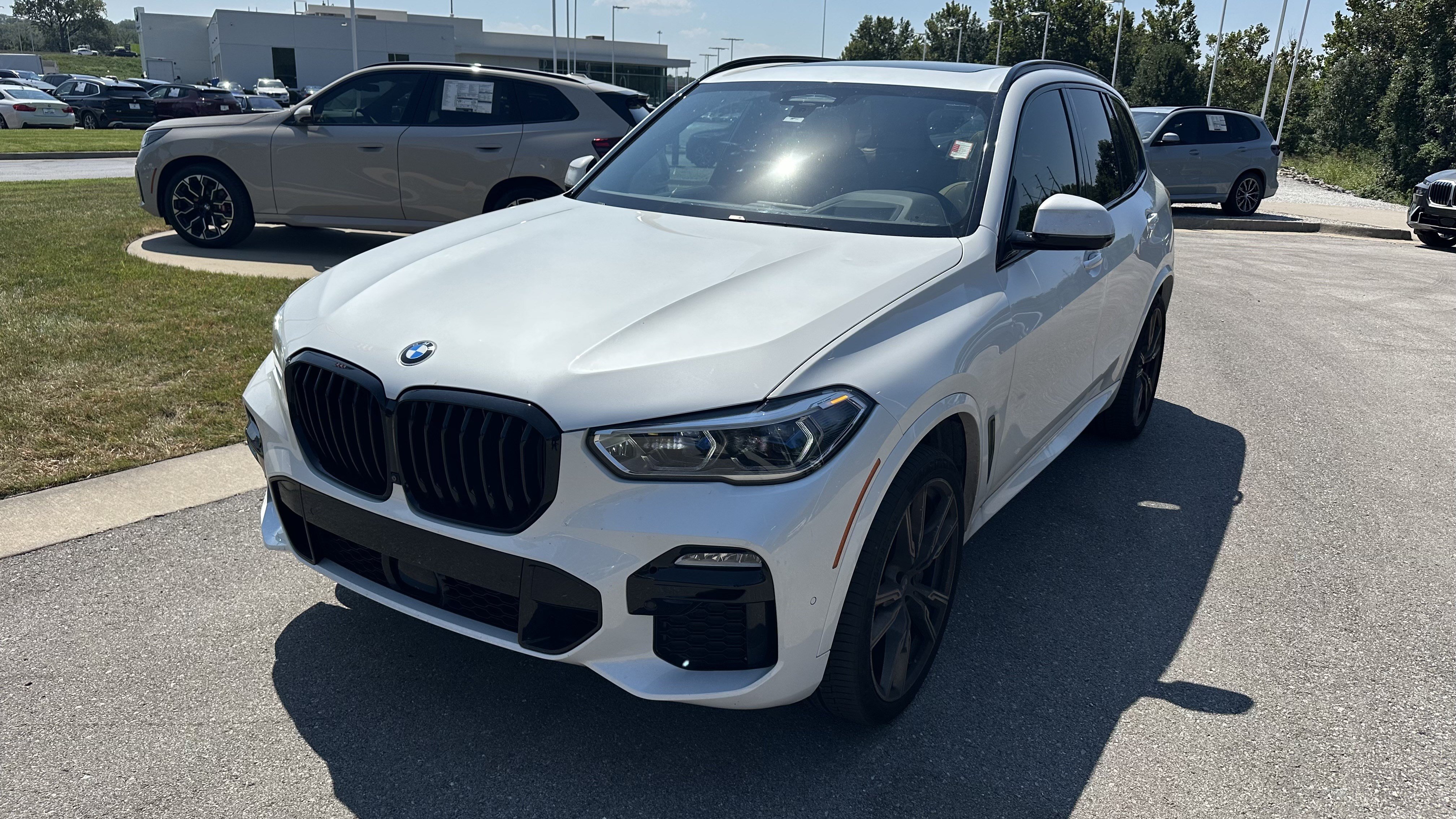 Used 2021 BMW X5 M50i w/ Executive Package AWD/4WD image 5