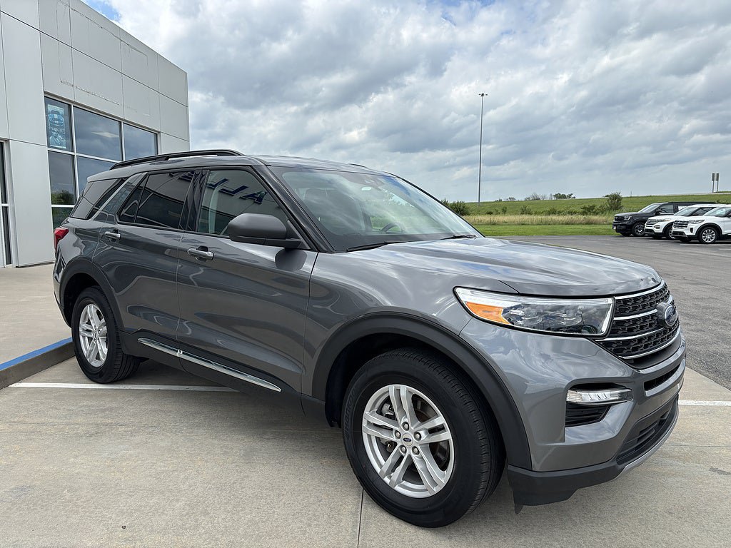 Used 2023 Ford Explorer XLT w/ Equipment Group 202A AWD/4WD image 7