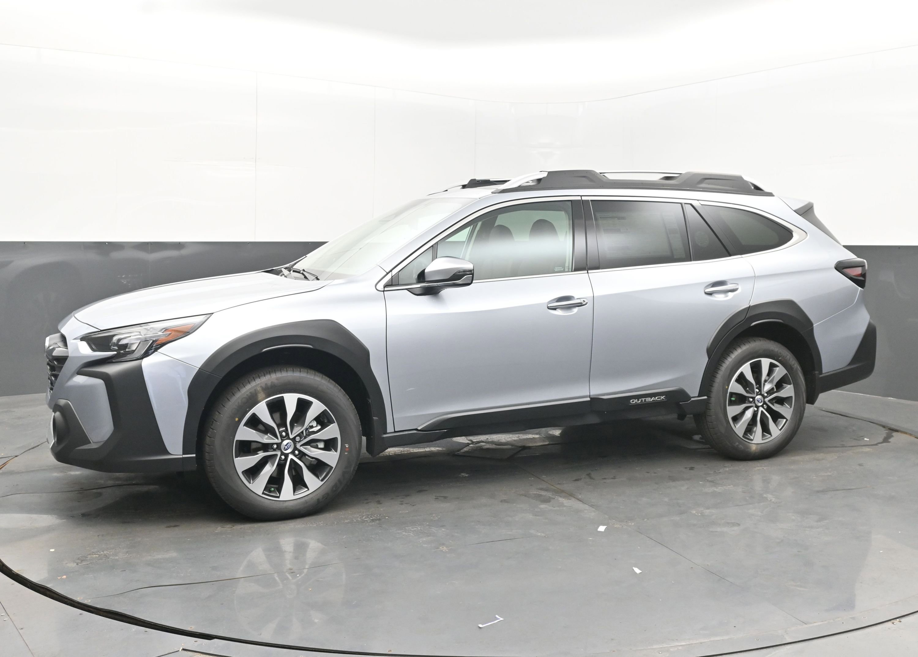 New 2025 Subaru Outback Touring XT image 4