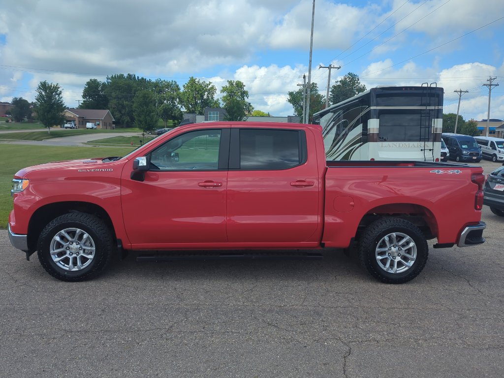 Used 2024 Chevrolet Silverado 1500 LT image 5