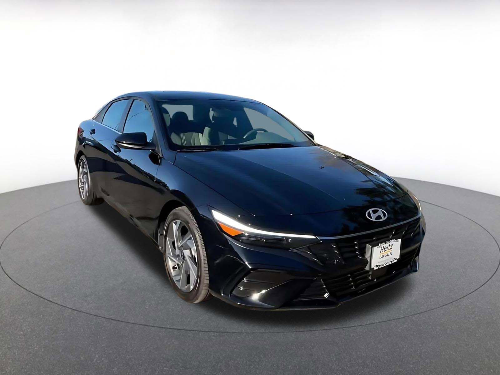 Used 2025 Hyundai Elantra SEL FWD video 2