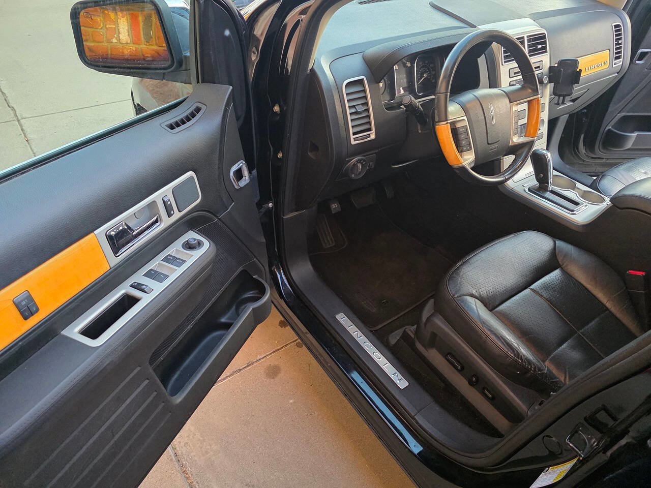 Used 2008 Lincoln MKX 2WD image 9