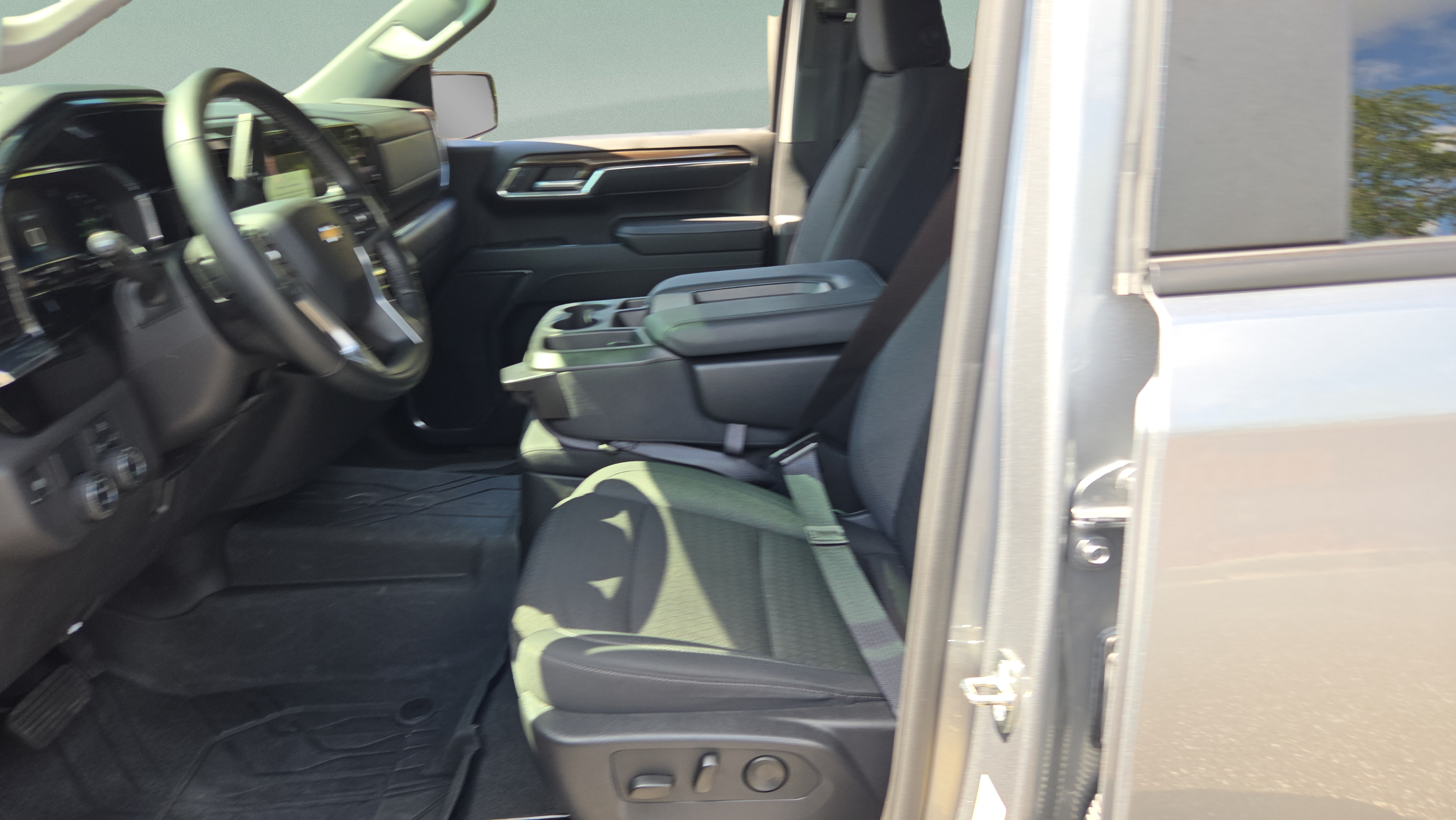 Certified 2024 Chevrolet Silverado 1500 LT w/ Protection Package RWD image 9