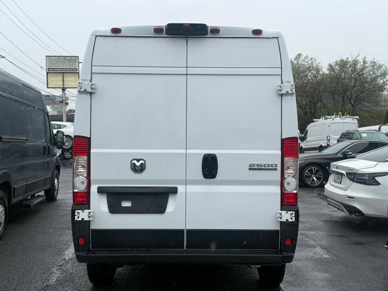 Used 2025 RAM ProMaster 2500 w/ Convenience Group FWD image 4