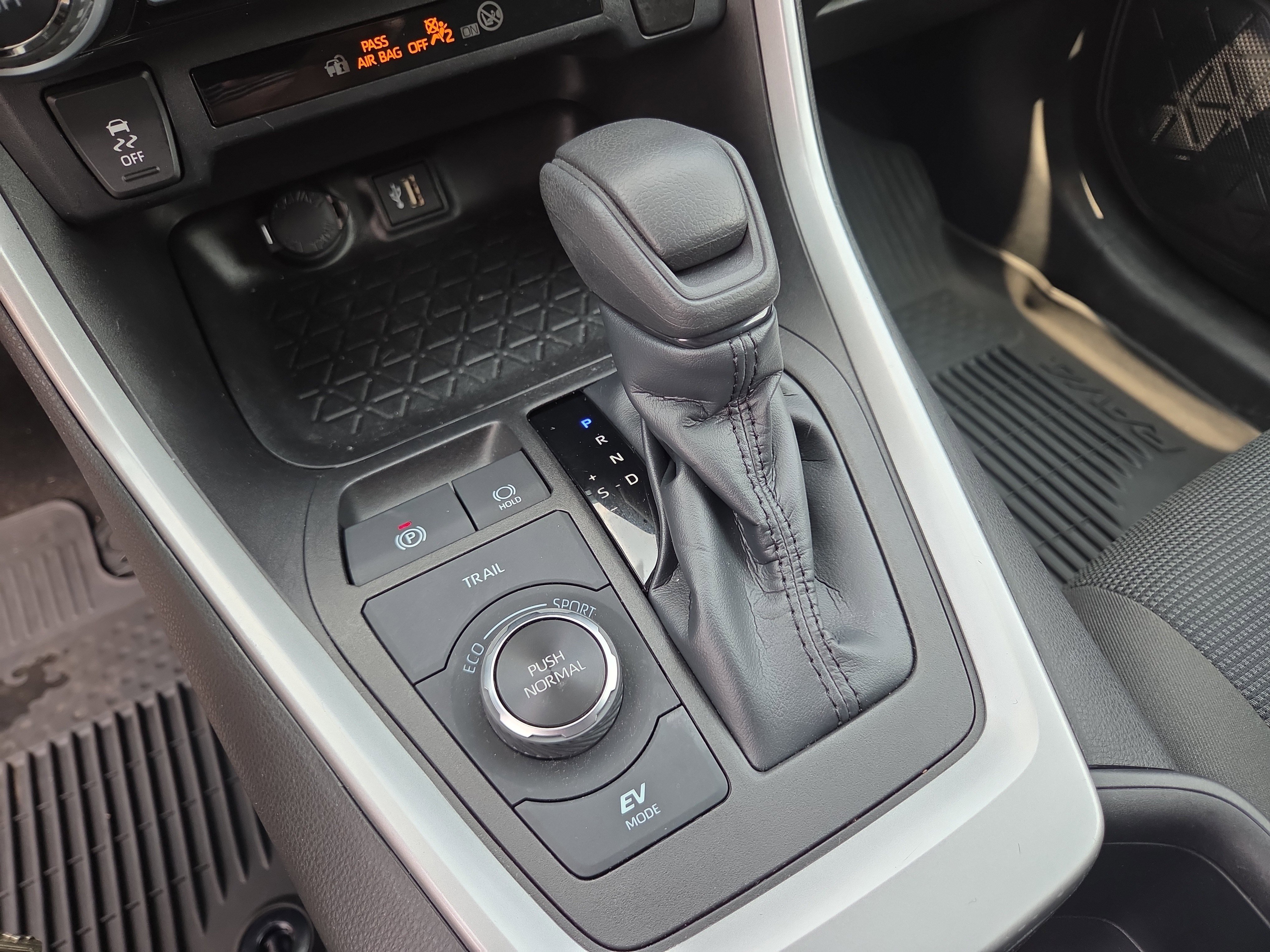 Certified 2023 Toyota RAV4 LE image 29