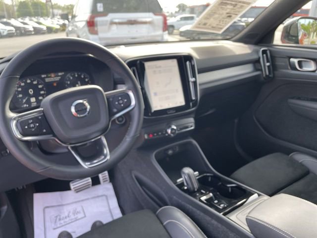 Used 2022 Volvo XC40 T5 R-Design w/ Advanced Package image 17