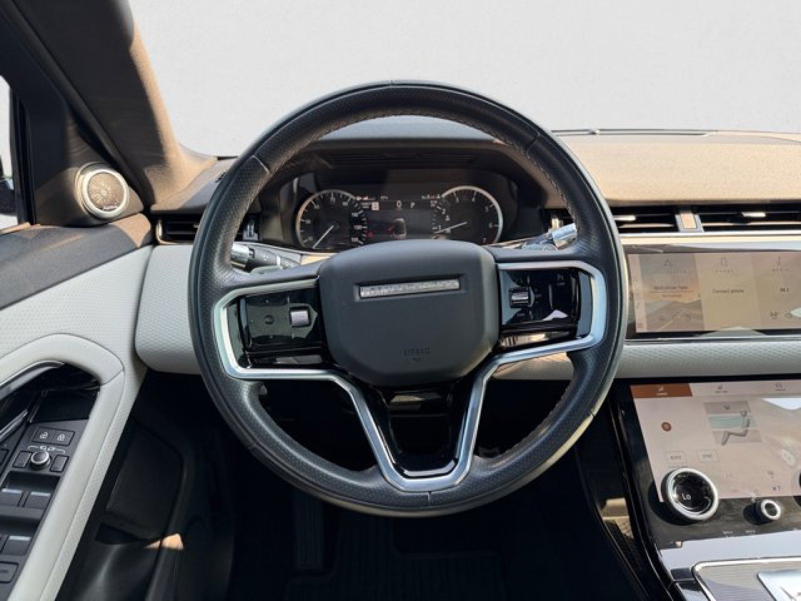 Used 2022 Land Rover Range Rover Evoque R-Dynamic S AWD/4WD image 15