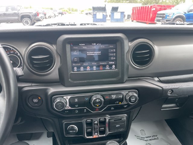 Used 2022 Jeep Gladiator Sport AWD/4WD image 12