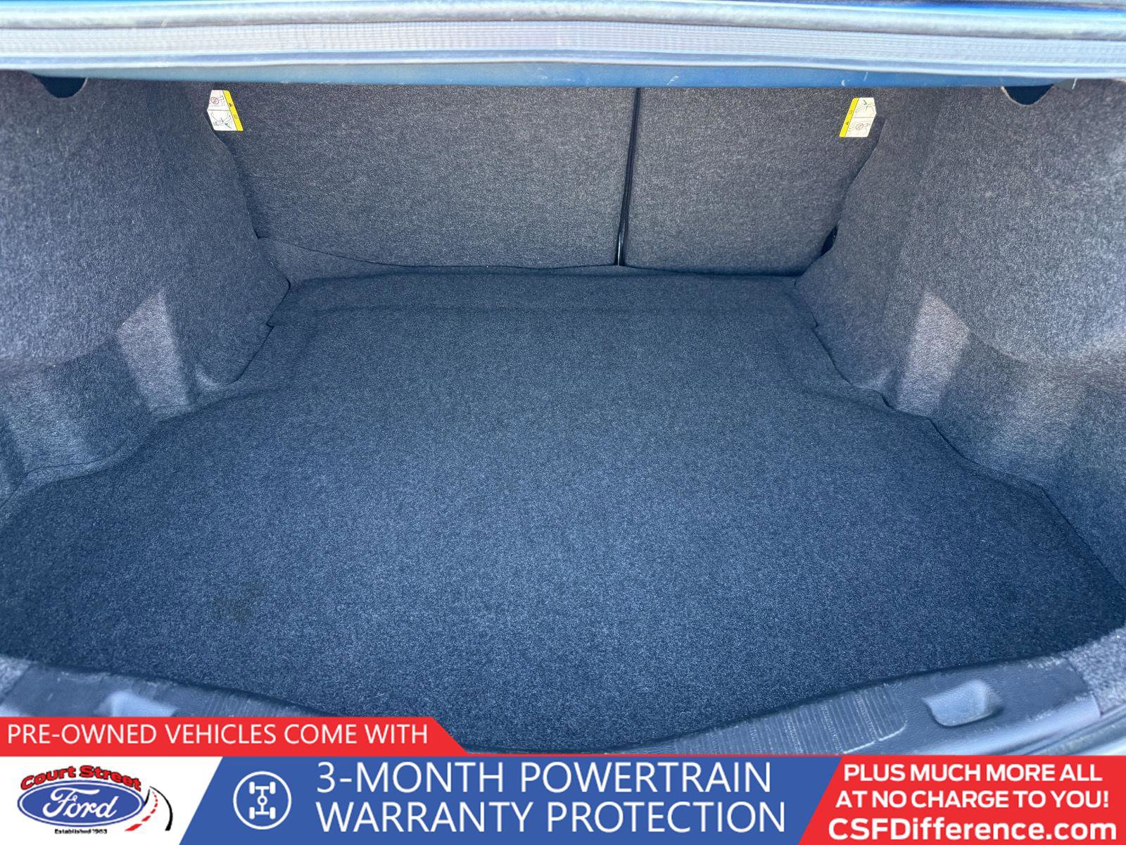 Used 2017 Ford Fusion SE w/ Fusion SE Technology Package image 12