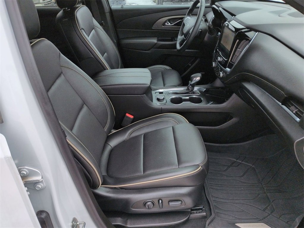 Used 2023 Chevrolet Traverse Premier w/ Redline Edition image 29