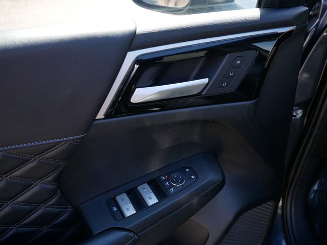 Used 2024 Mitsubishi Outlander SEL AWD/4WD image 16