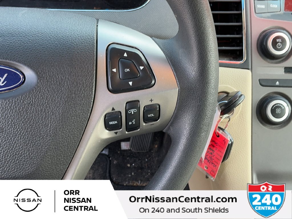 Used 2017 Ford Taurus SE FWD image 19