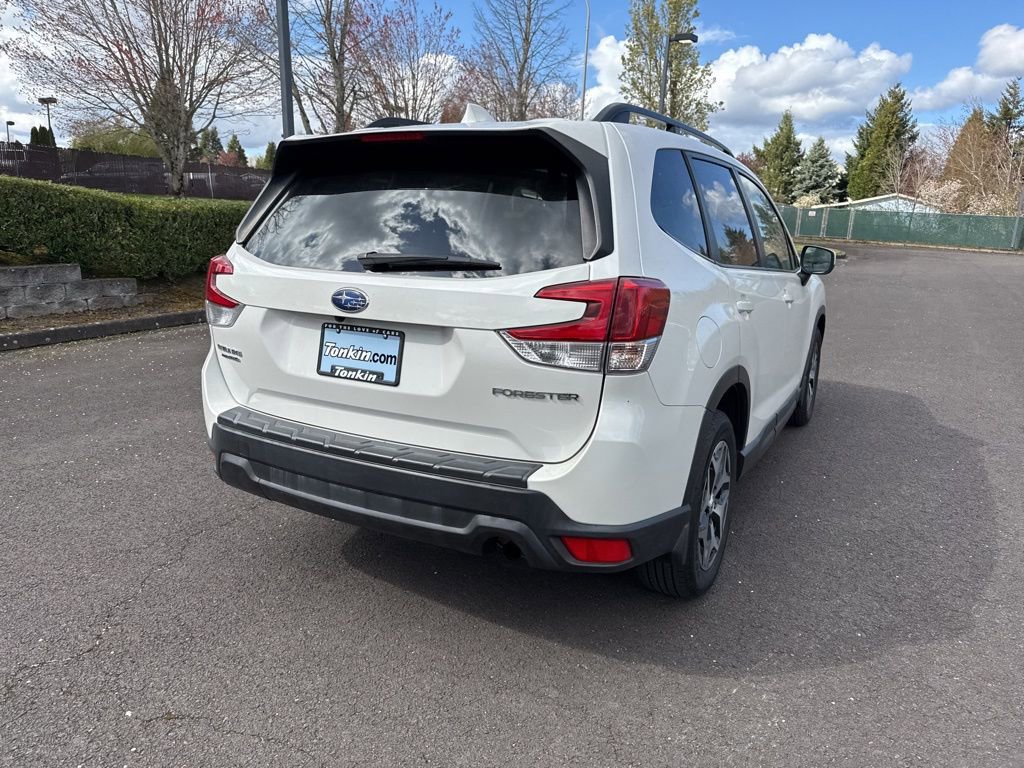 Used 2020 Subaru Forester Premium image 7