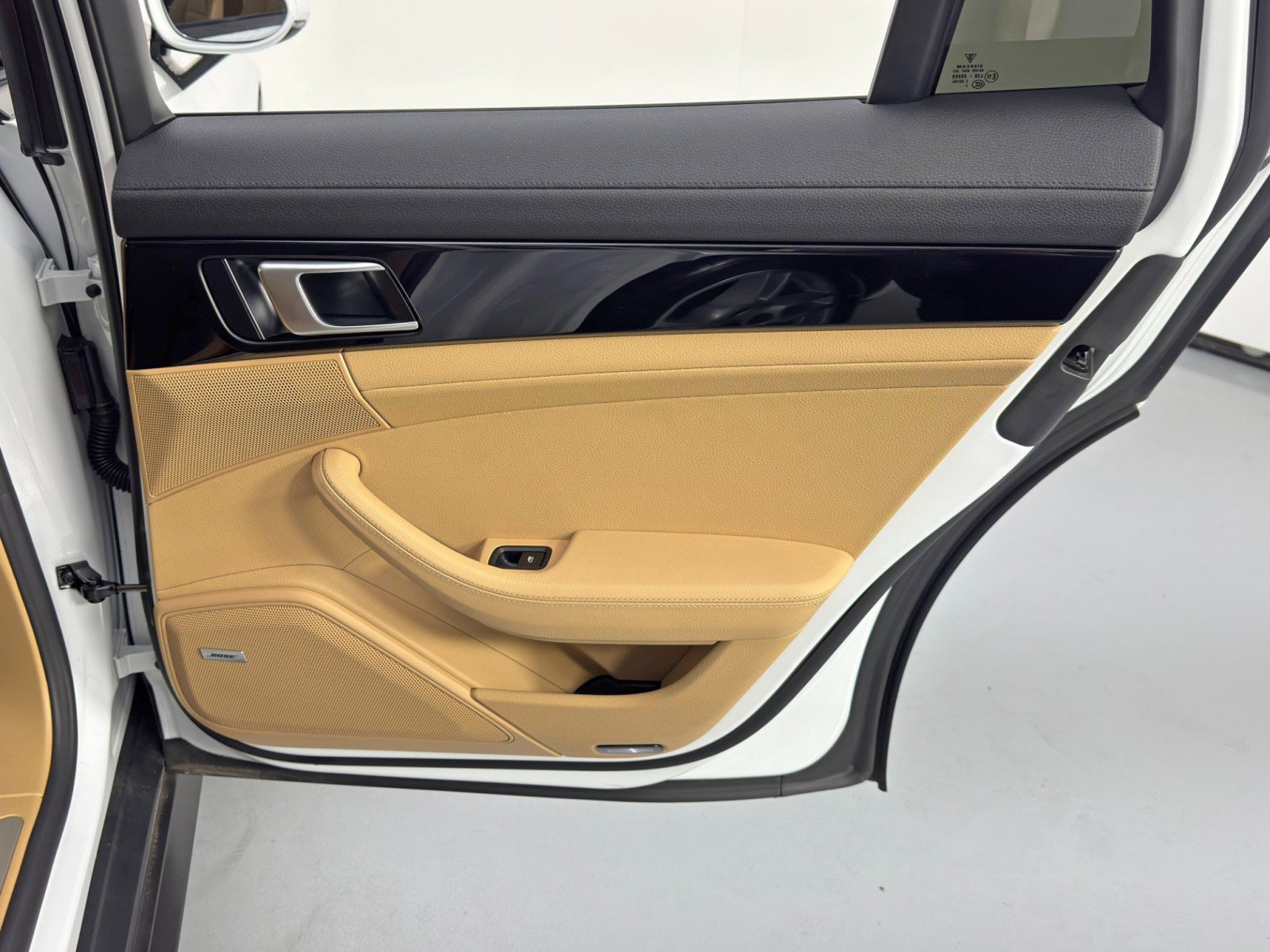 Used 2023 Porsche Panamera 4 image 47