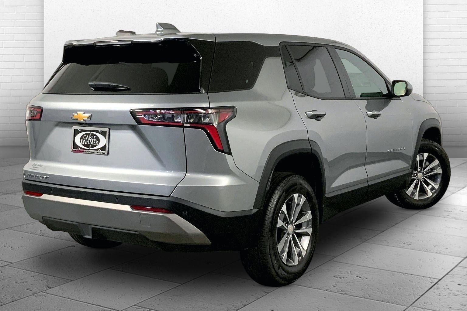 Used 2026 Chevrolet Equinox LT AWD/4WD image 13