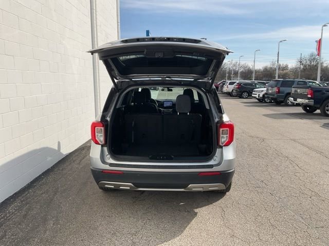 Used 2021 Ford Explorer XLT w/ Equipment Group 202A image 7