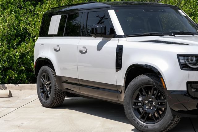 New 2026 Land Rover Defender 110 X-Dynamic SE AWD/4WD image 7