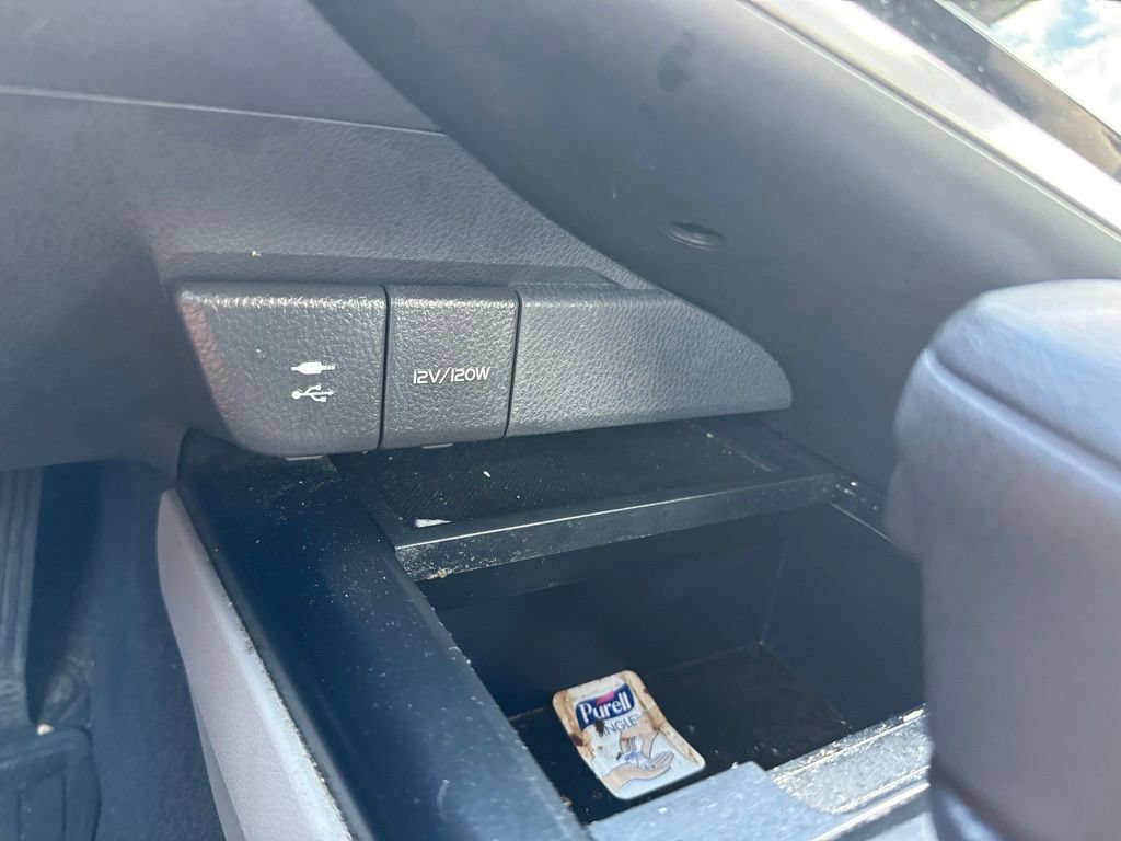 Used 2019 Toyota Camry LE w/ Convenience Package FWD image 26