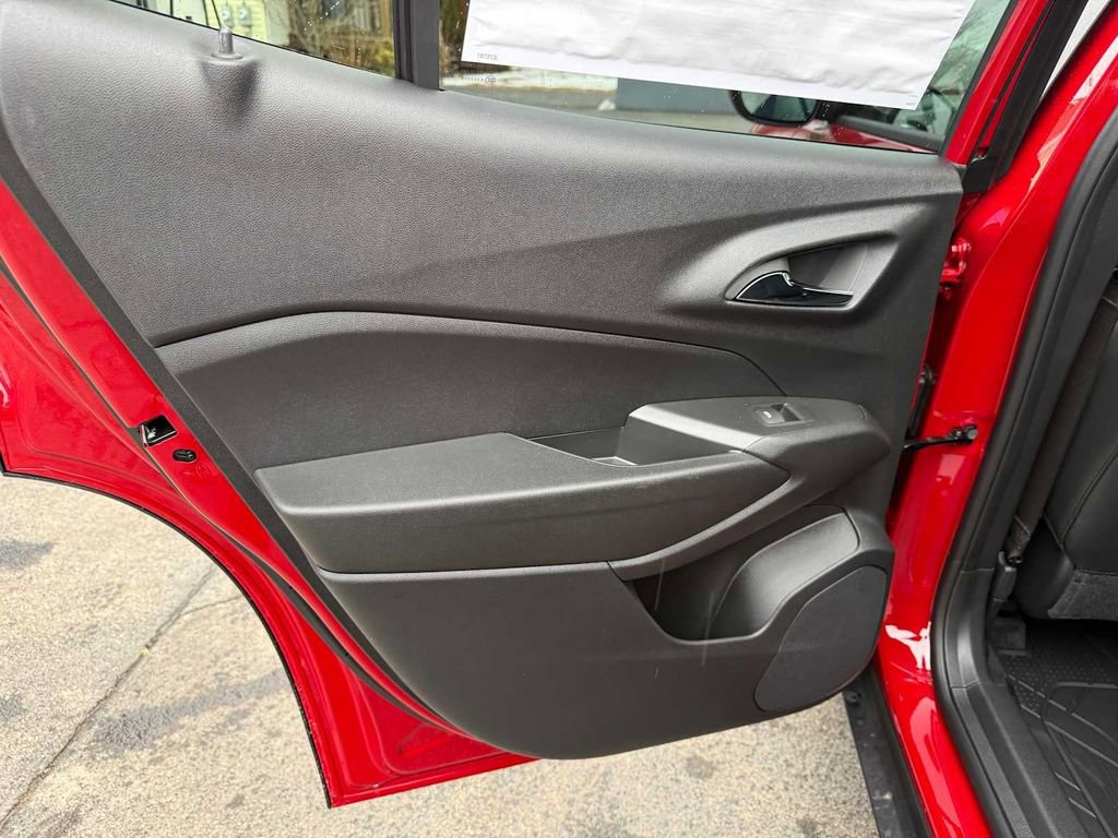 New 2026 Chevrolet Trax RS w/ Sunroof Package image 17