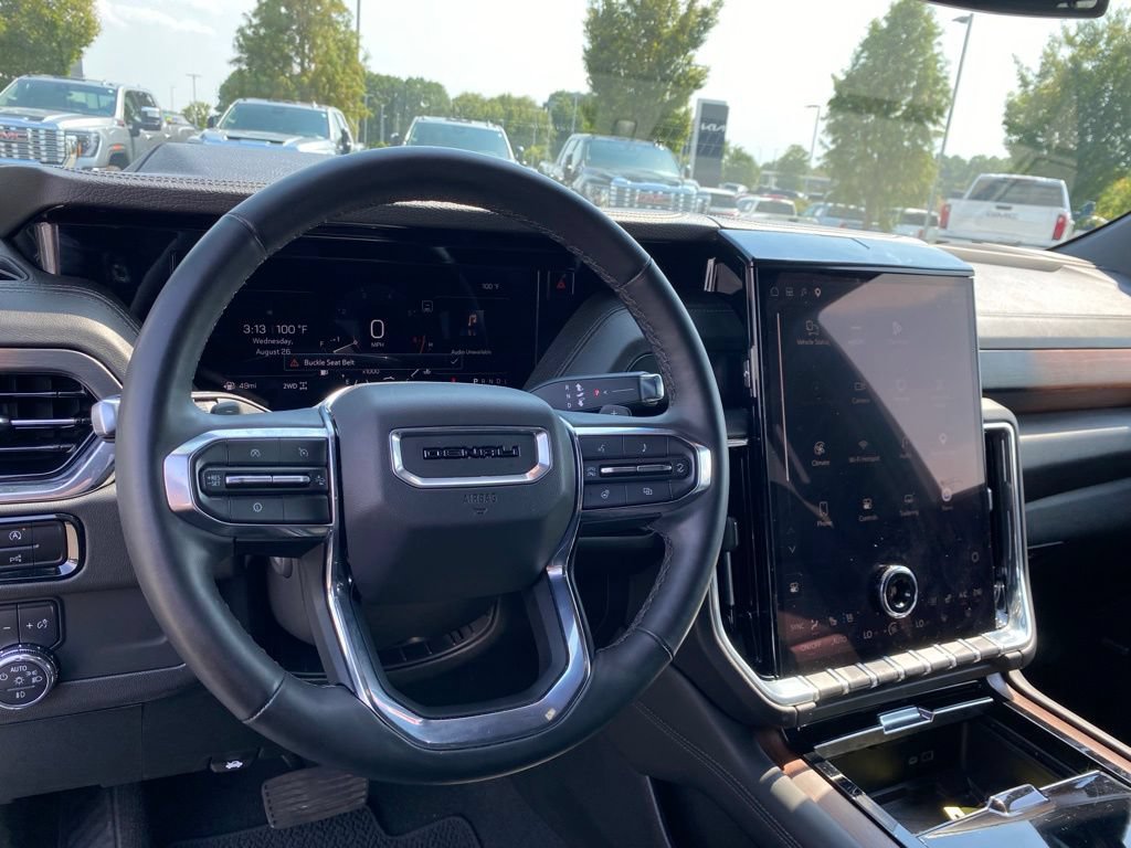 Used 2025 GMC Yukon XL Denali AWD/4WD image 15