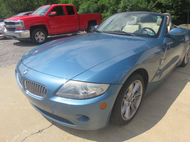 Used 2005 BMW Z4 3.0i RWD image 3