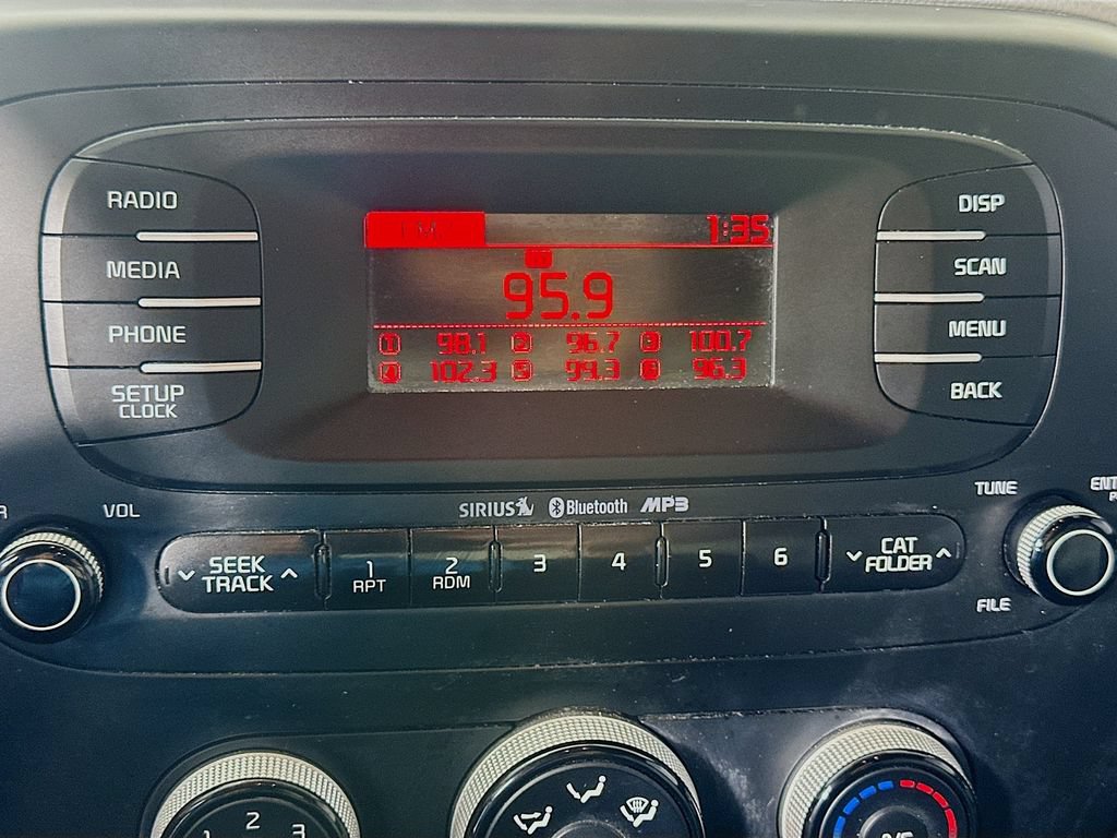 Used 2015 Kia Soul + FWD image 13