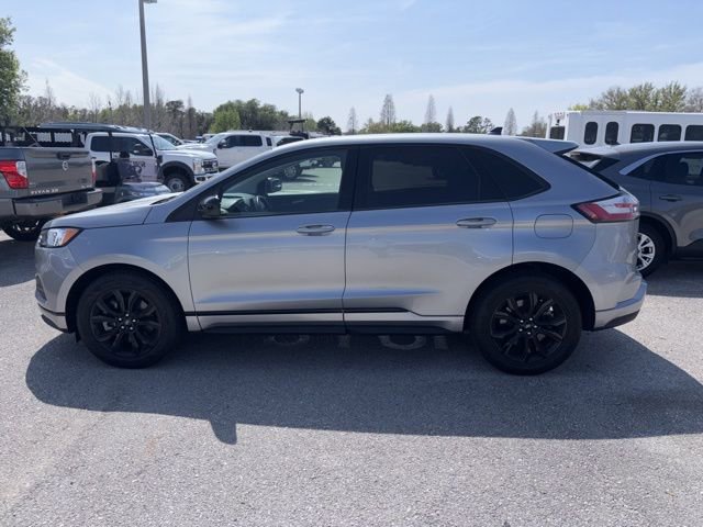 Used 2024 Ford Edge SE w/ Black Appearance Package image 8