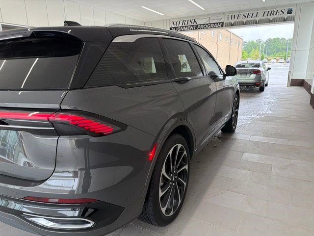 Used 2024 Lincoln Nautilus Black Label AWD/4WD image 4