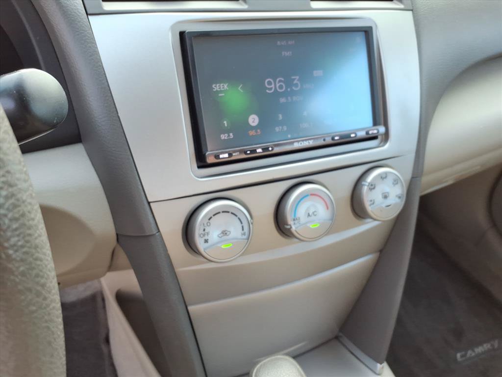 Used 2010 Toyota Camry LE FWD image 32