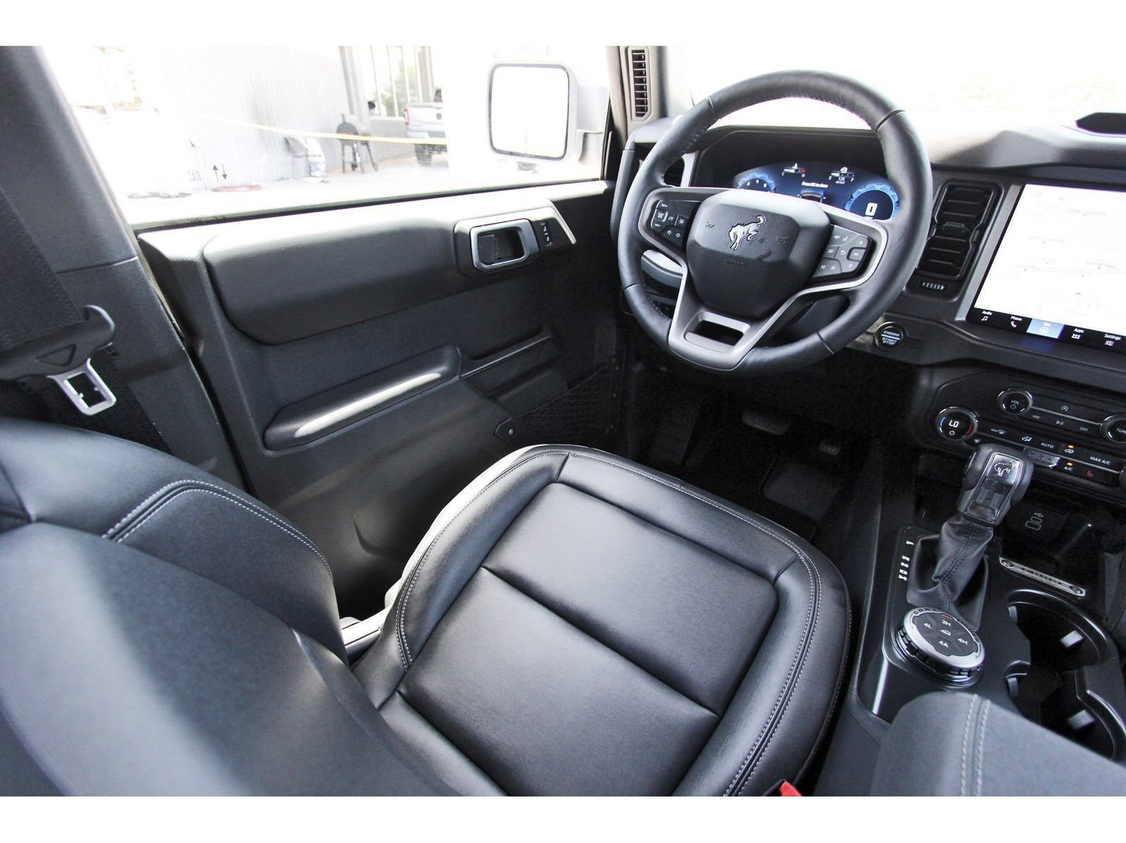 Used 2026 Ford Bronco Badlands AWD/4WD image 12