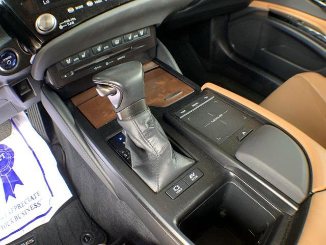 Certified 2022 Lexus ES 300h Ultra Luxury w/ Accessory Package 2 FWD image 20