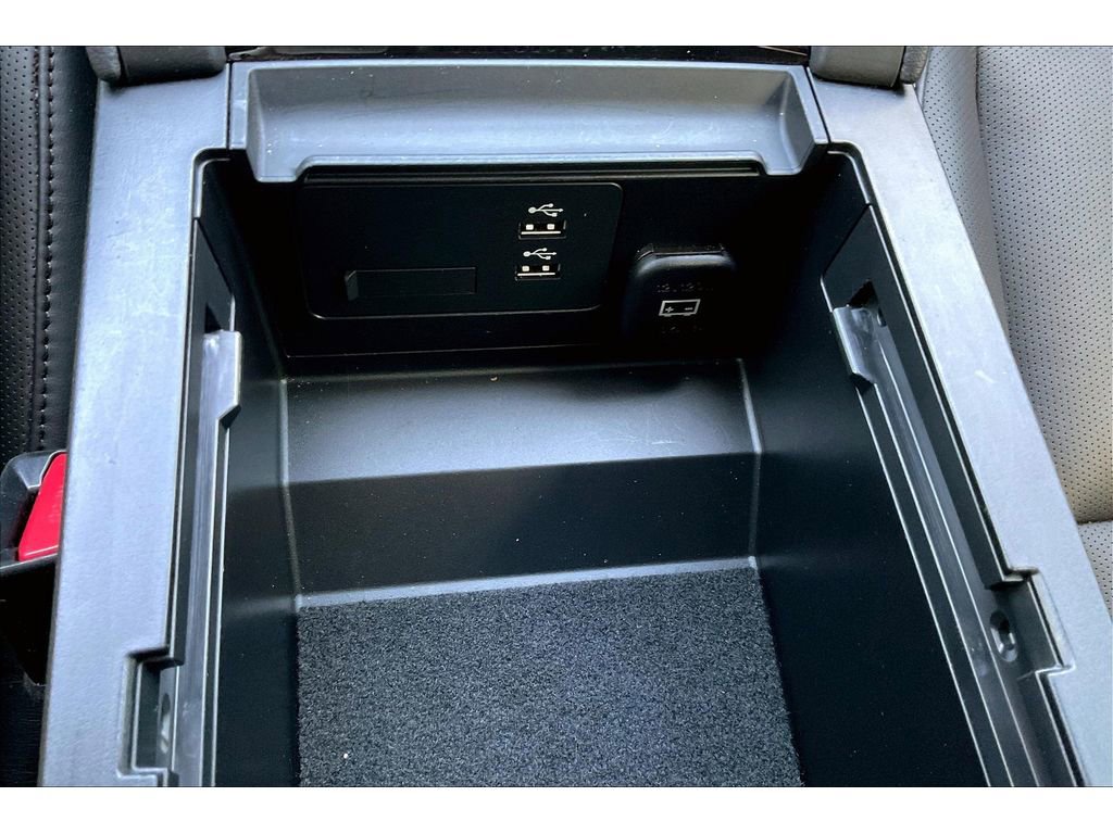 Used 2022 MAZDA MAZDA3 s image 34