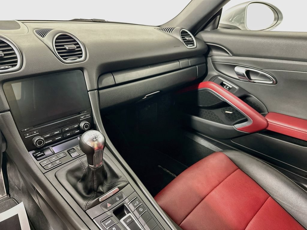 Used 2017 Porsche 718 Boxster RWD image 16